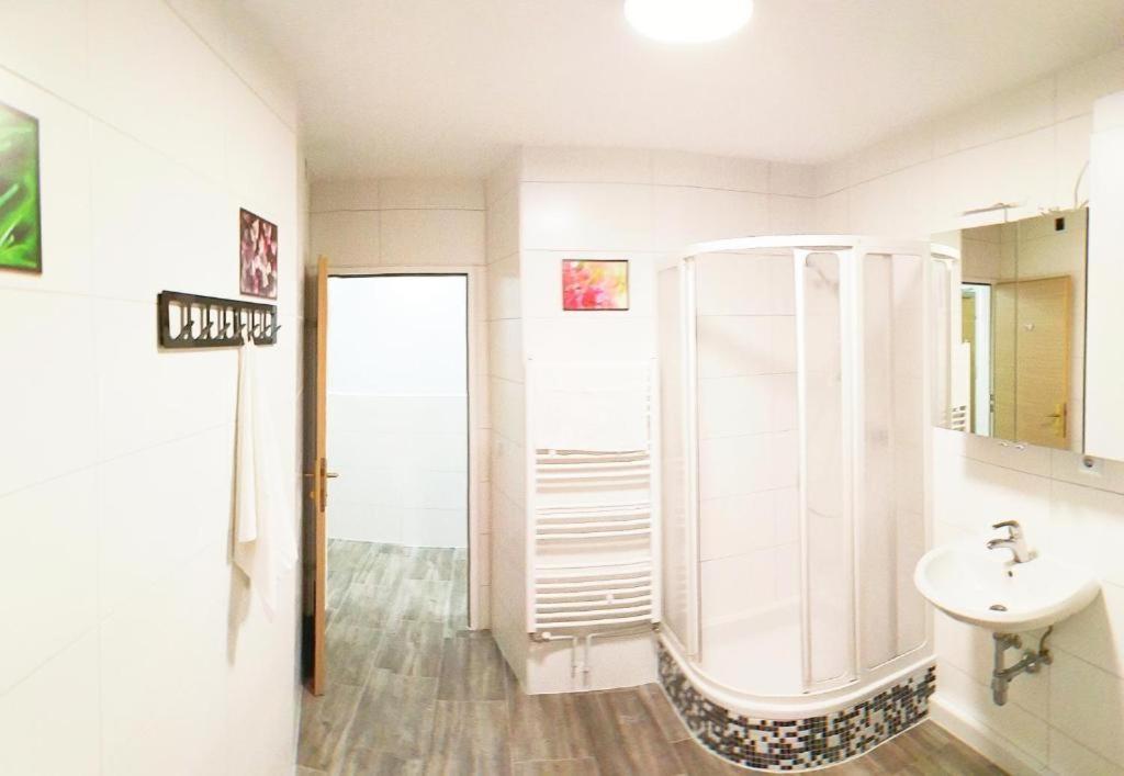 Smart Mini Hotel Wina Bagian luar foto